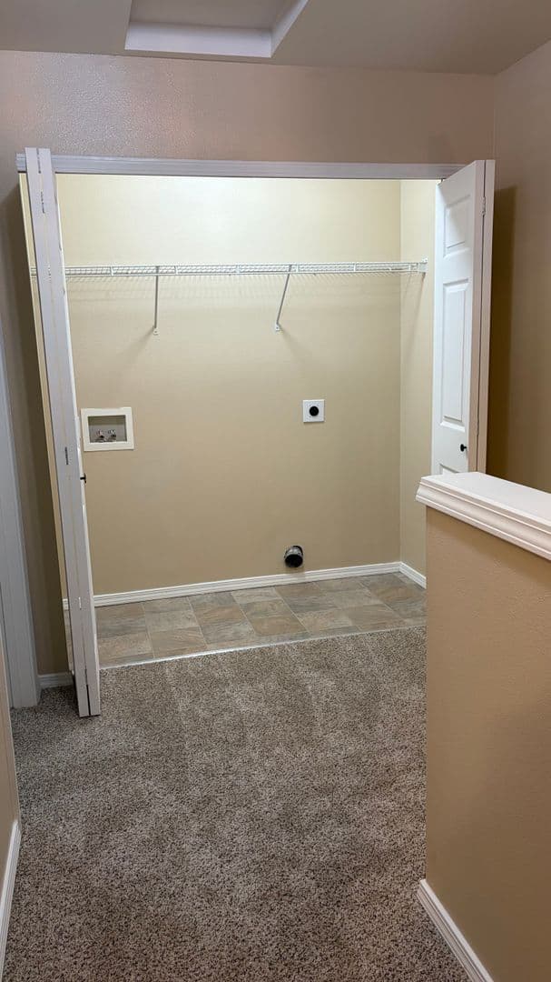 Hermiston Apartment: 1915 NE 4th St.