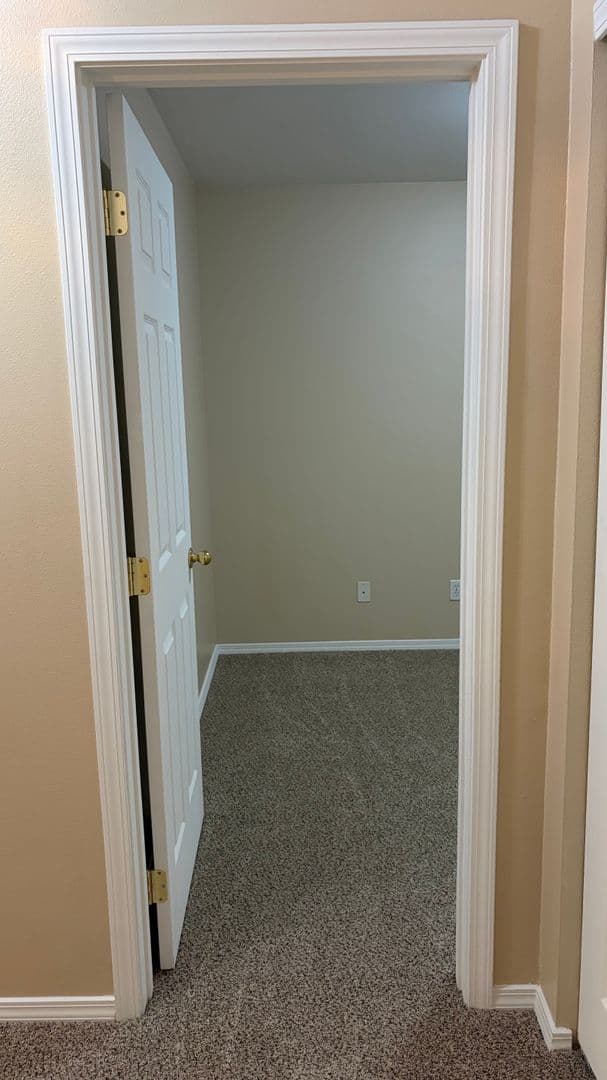 Hermiston Apartment: 1915 NE 4th St.