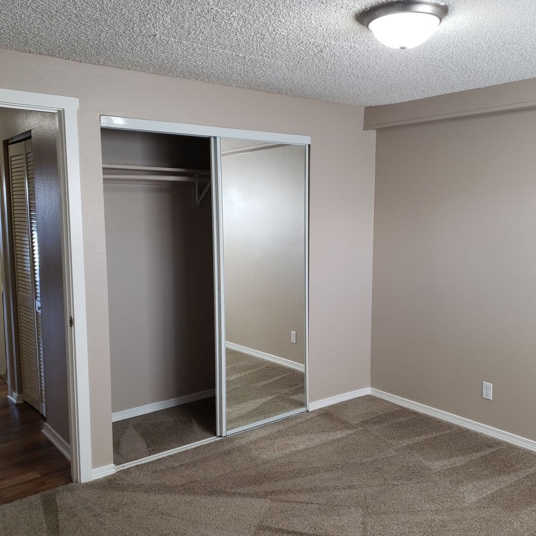 Bend Apartment: 111 SE Cleveland Ave