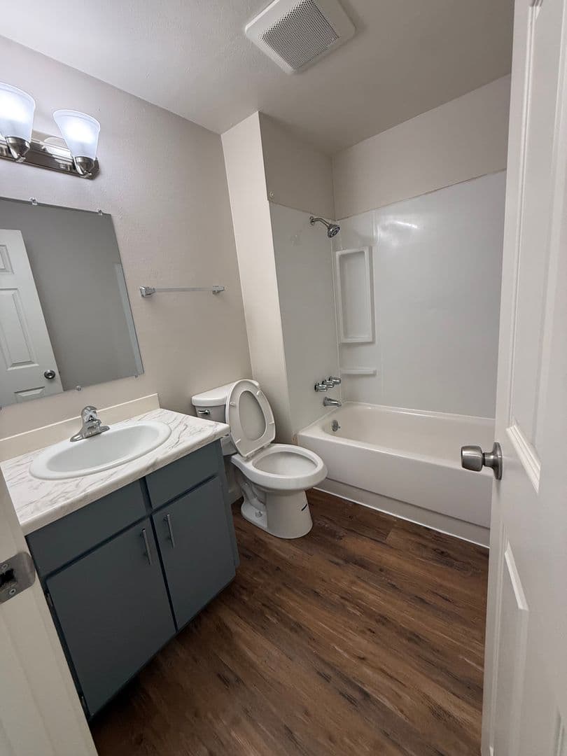 Redmond Apartment: 937 SW 11th Street