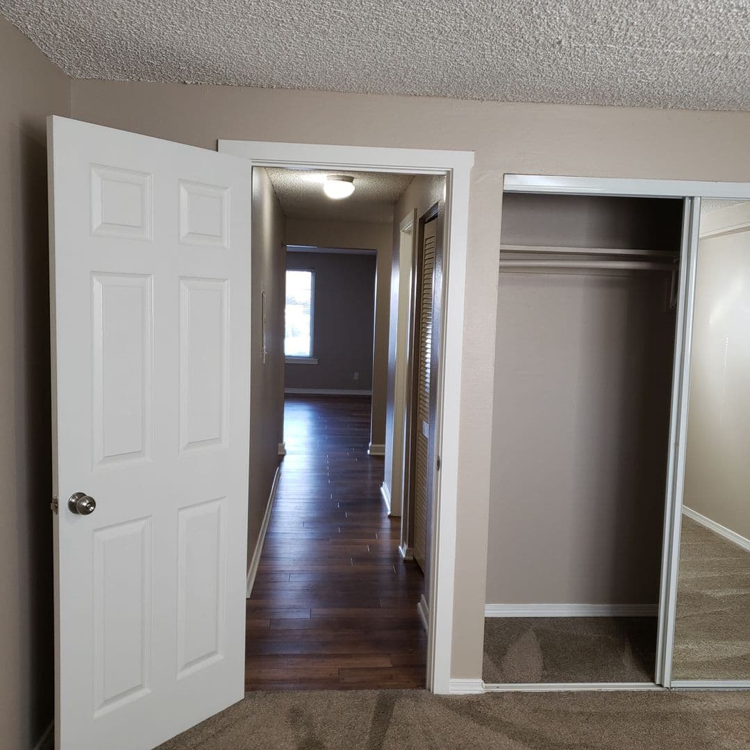 Bend Apartment: 111 SE Cleveland Ave