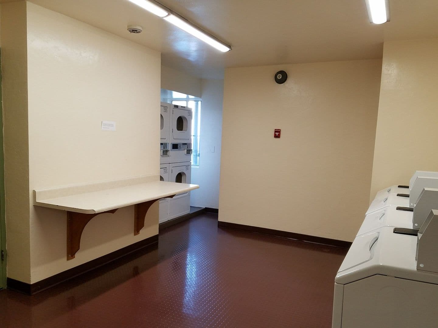 Medford Apartment: 235 S Oakdale Ave.