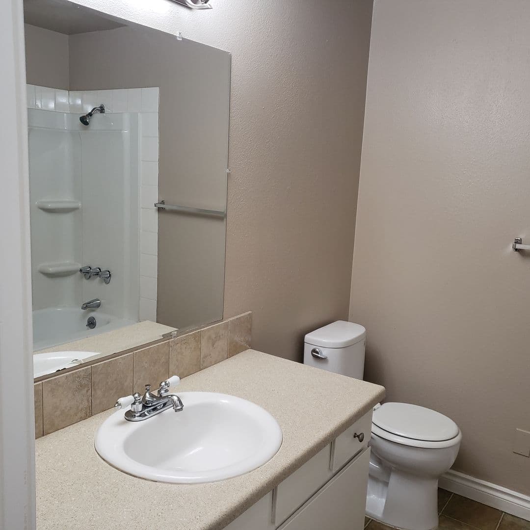 Bend Apartment: 111 SE Cleveland Ave