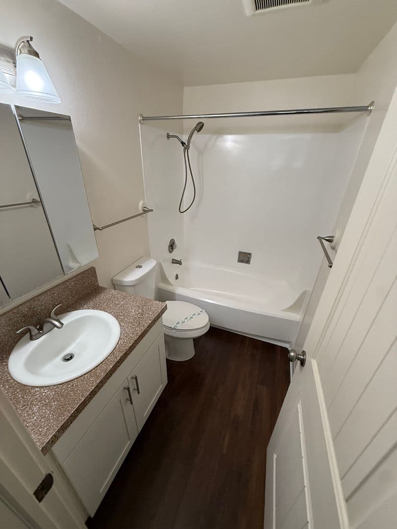 Hillsboro Apartment: 760 SE 10th Ave