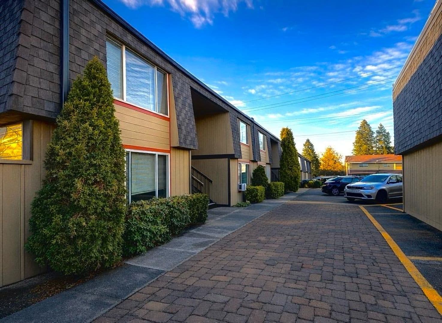 Bend Apartment: 111 SE Cleveland Ave