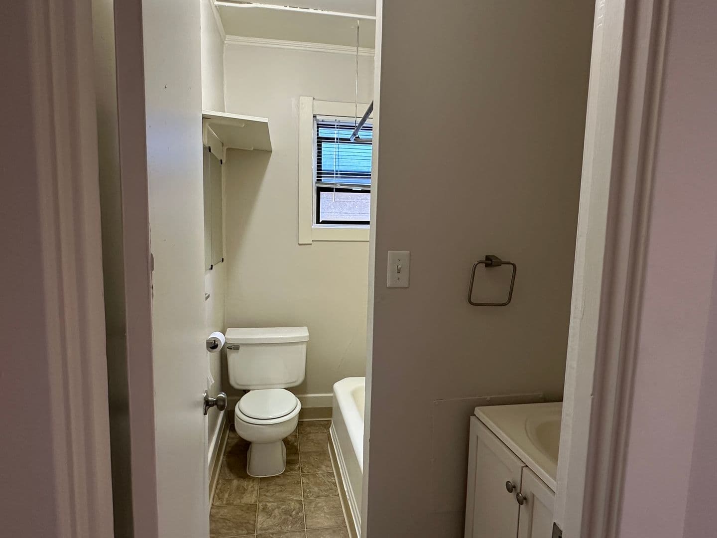Portland Apartment: 829 SE 15th Ave