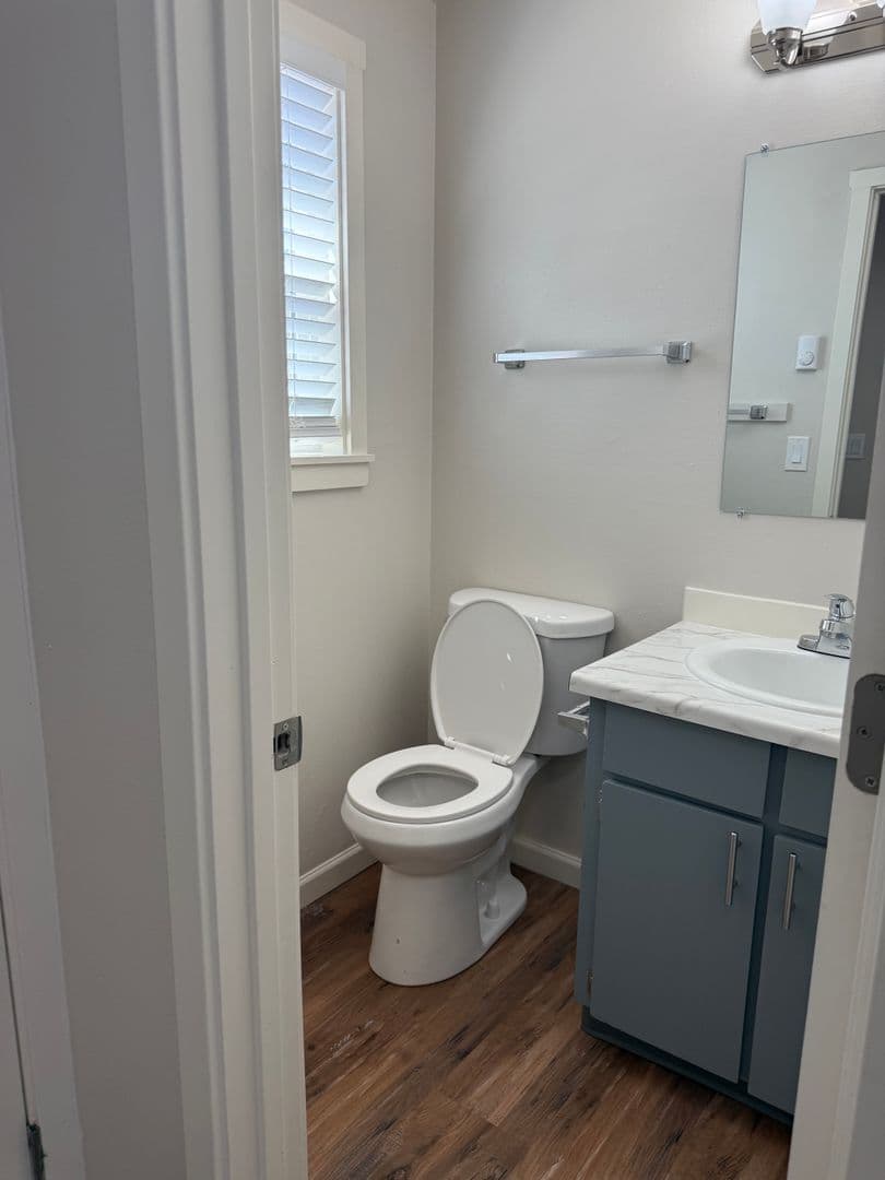 Redmond Apartment: 937 SW 11th Street