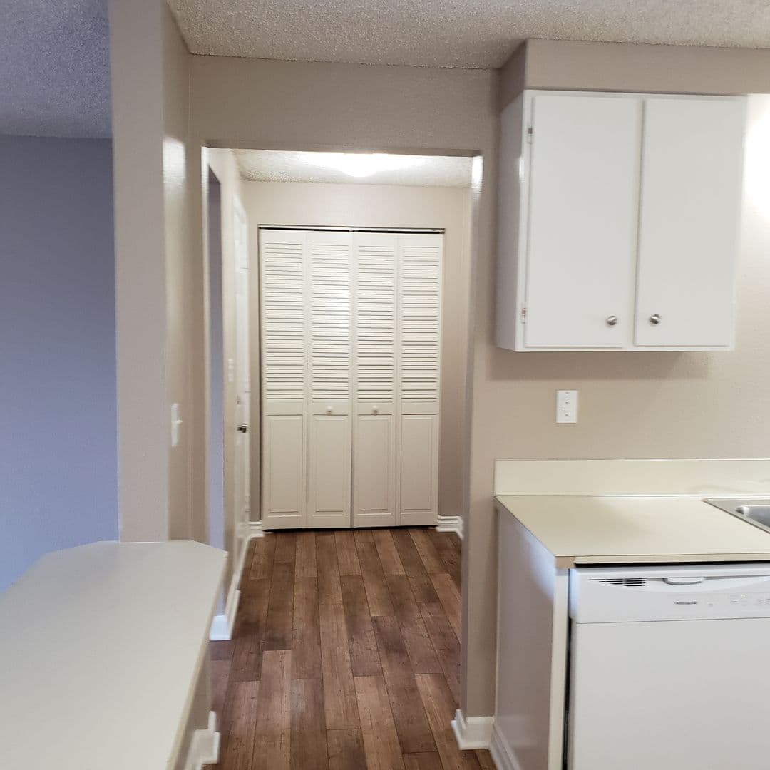 Bend Apartment: 111 SE Cleveland Ave