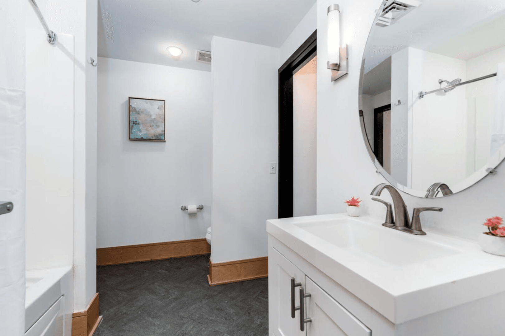 Saint Louis Apartment: 2034 Lucas Ave