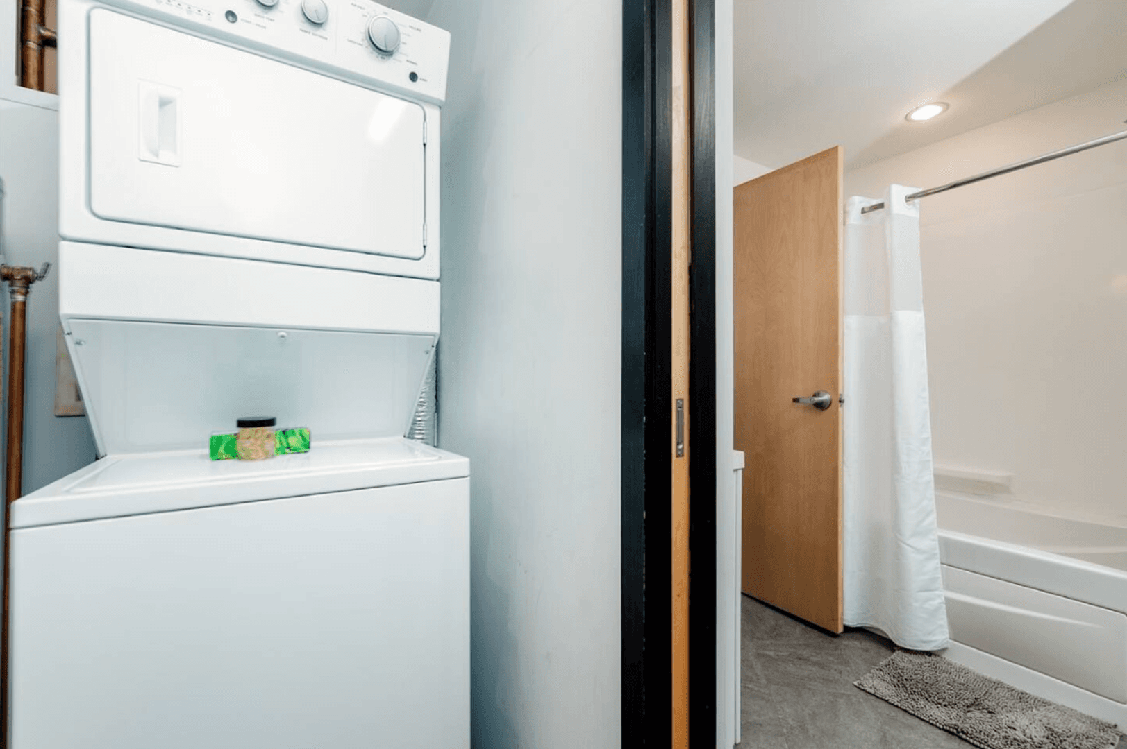 Saint Louis Apartment: 2034 Lucas Ave