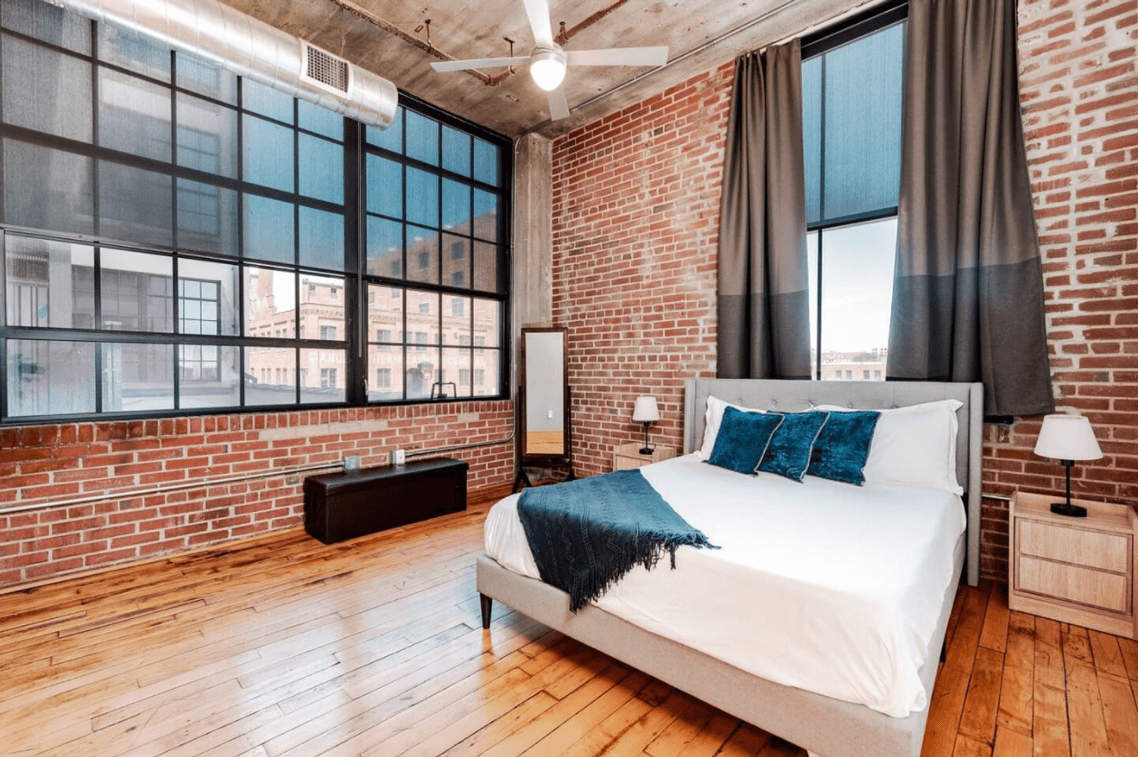 Saint Louis Apartment: 2034 Lucas Ave