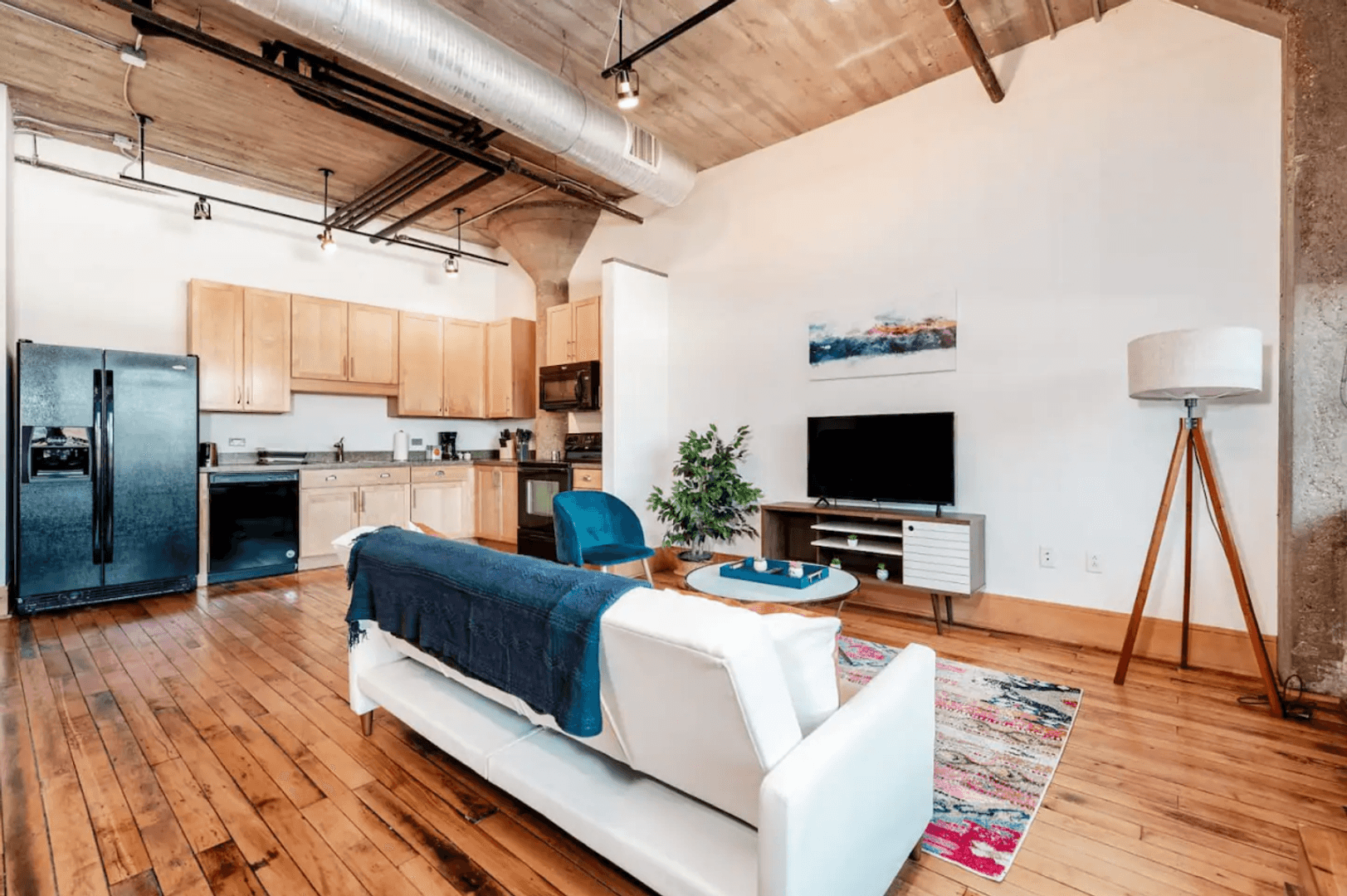 Saint Louis Apartment: 2034 Lucas Ave