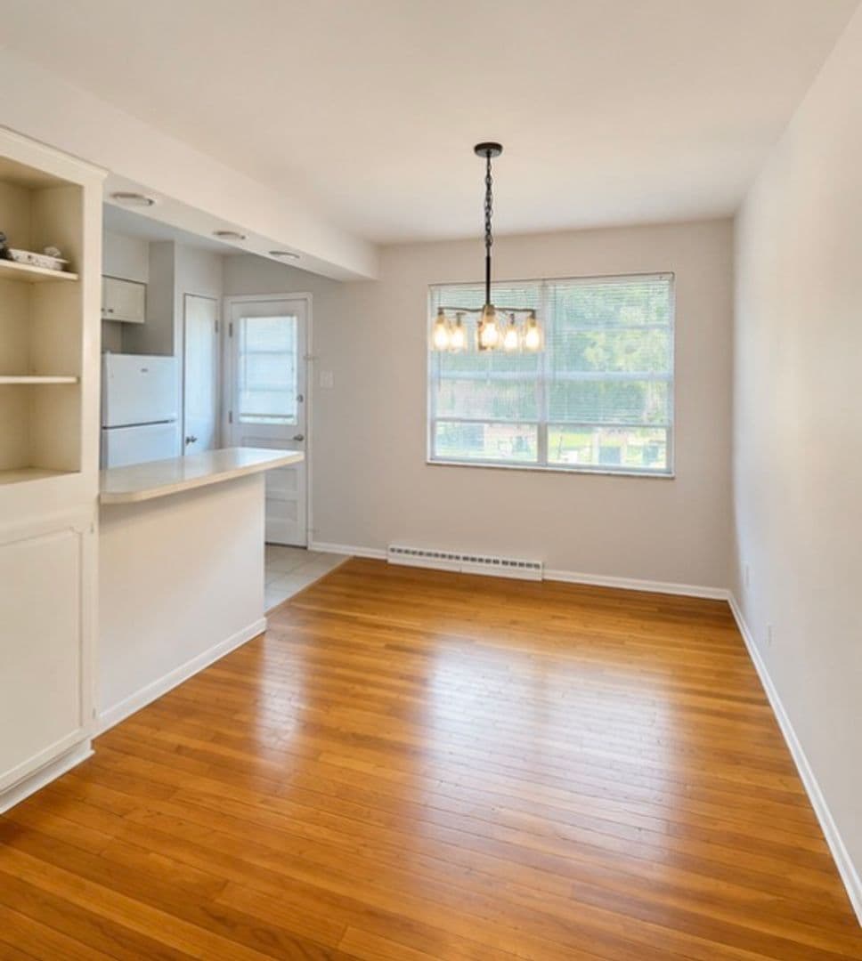 Vinita Park Apartment: 8432 Atherton Drive