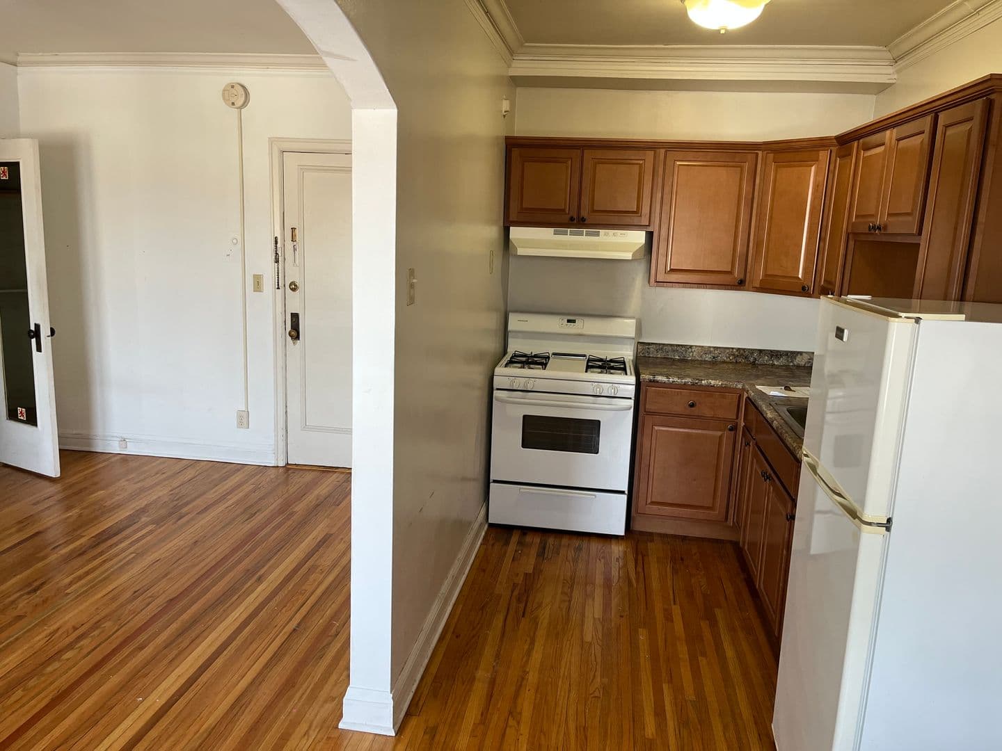 Minneapolis Apartment: 2552 Garfield Ave S