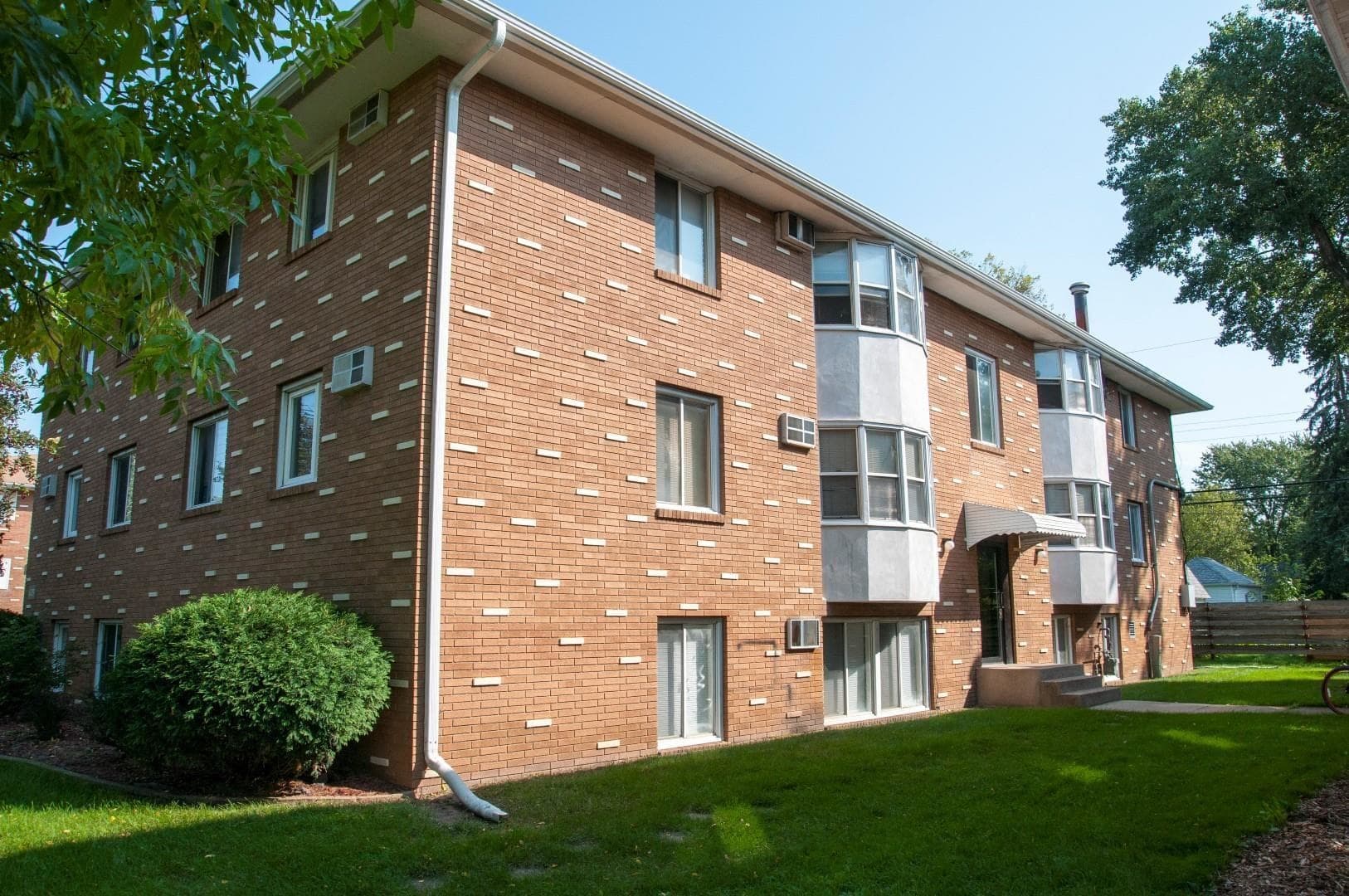Richfield Apartment: 6321 - 6329 Pleasant Ave S