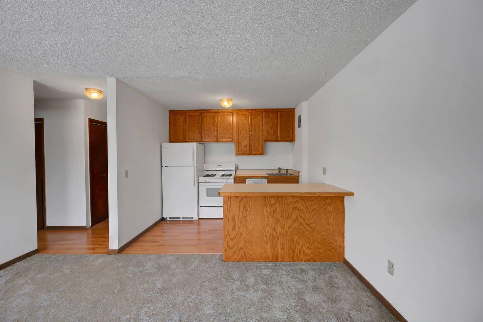 Saint Louis Park Apartment: 4320 36 1/2 St