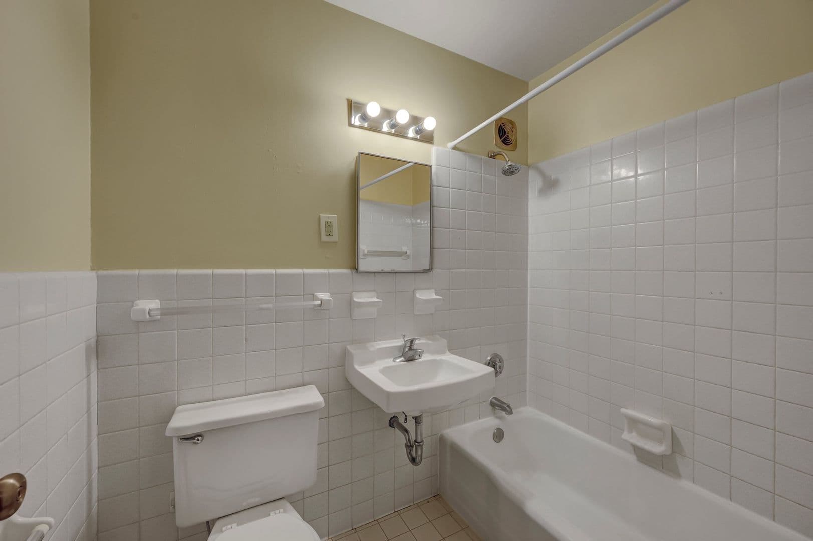 Saint Louis Park Apartment: 4320 36 1/2 St
