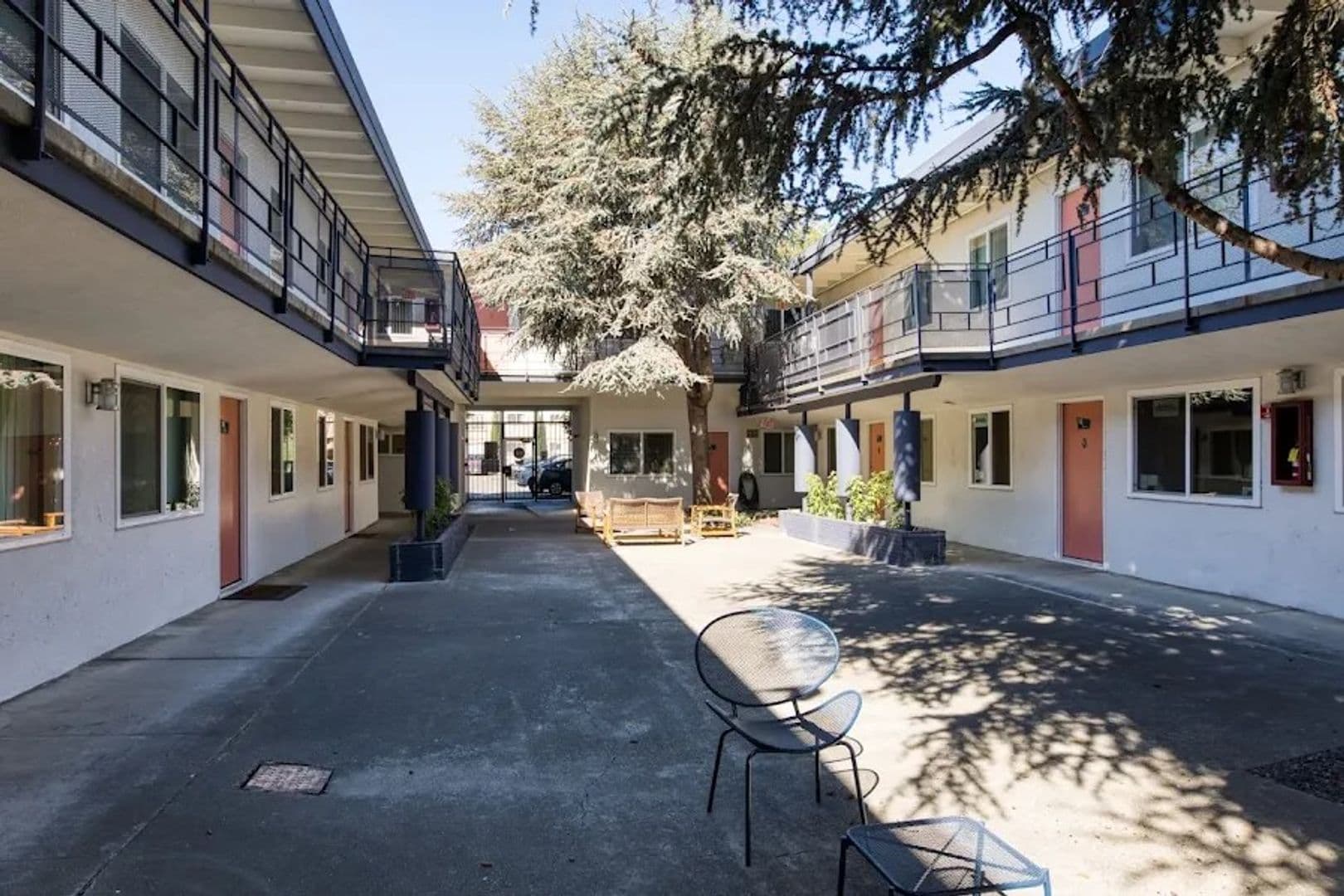 San Leandro Apartment: 1200 Davis Street