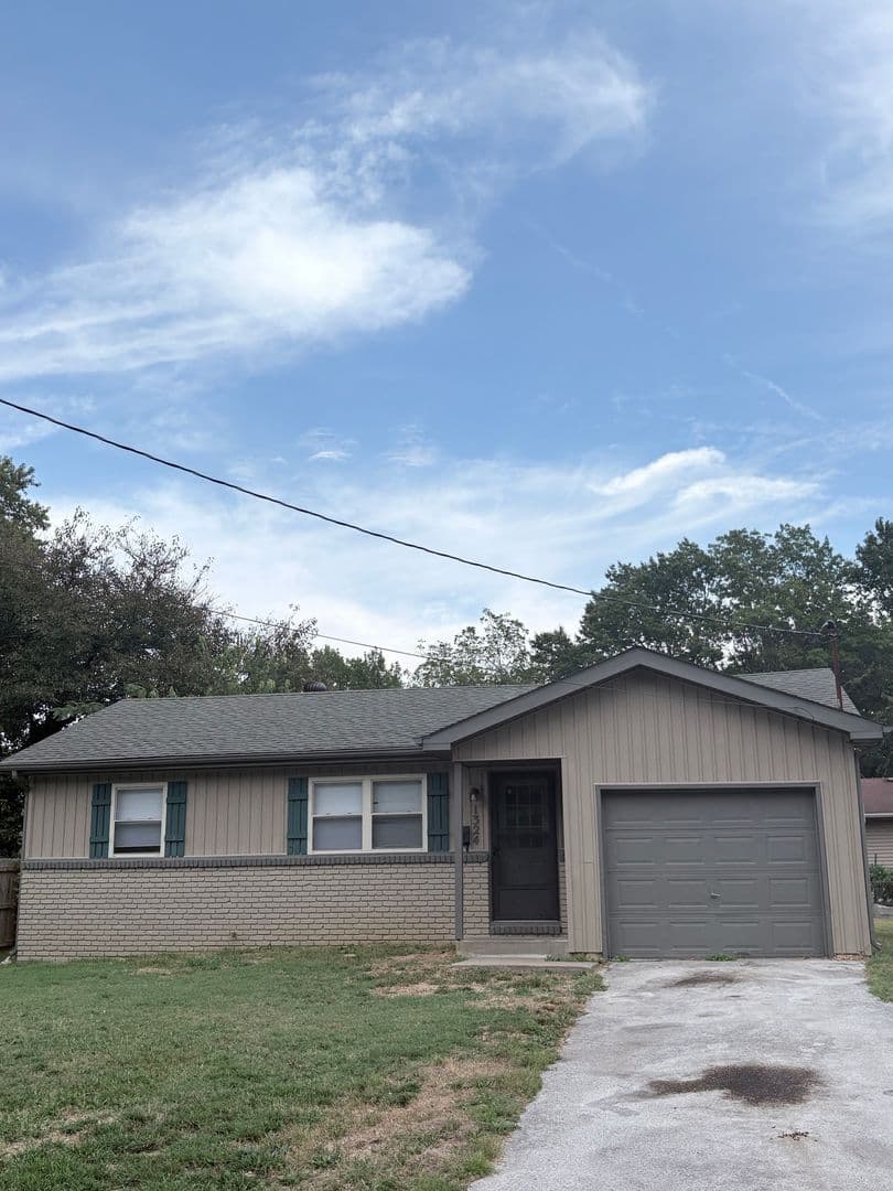 Springfield House: 1324 S Estate Ave