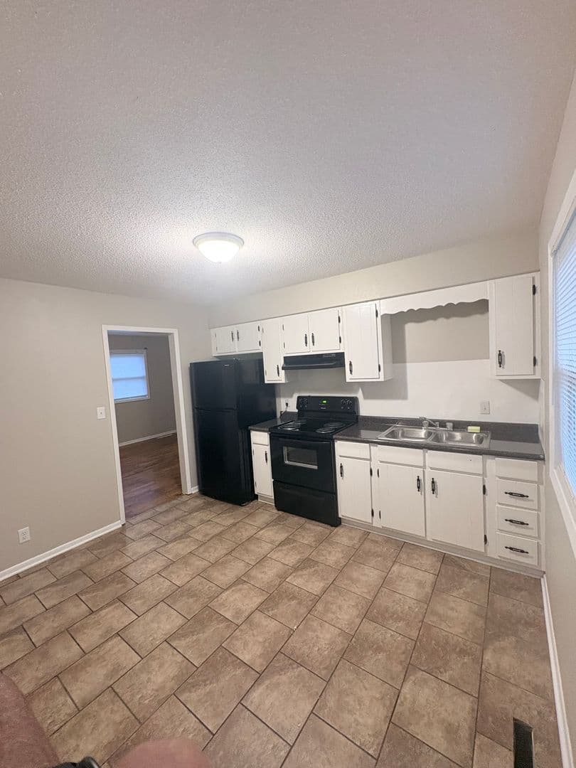 Springfield House: 1324 S Estate Ave