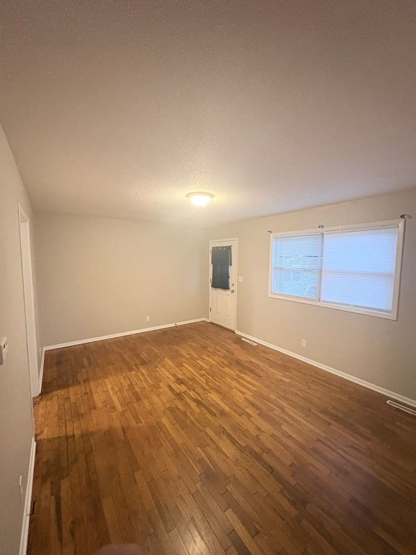Springfield House: 1324 S Estate Ave