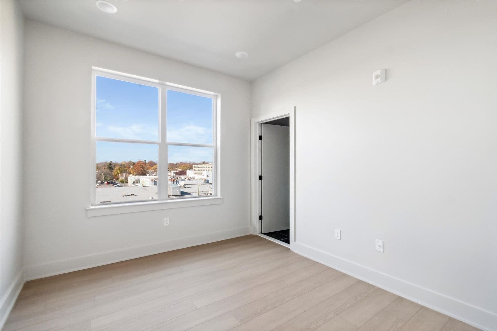 Philadelphia Apartment: 5521 Wayne Ave