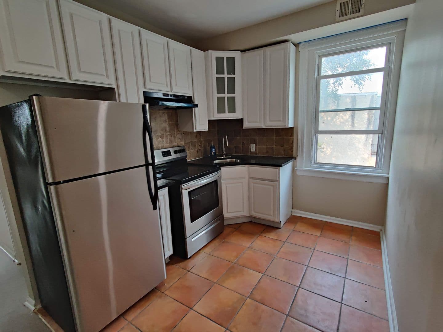 Philadelphia Apartment: 4051 N Broad St