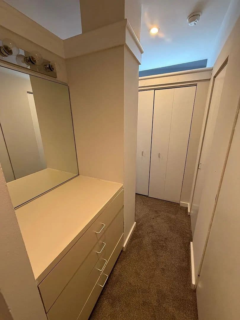 Philadelphia Apartment: 237 Chestnut St