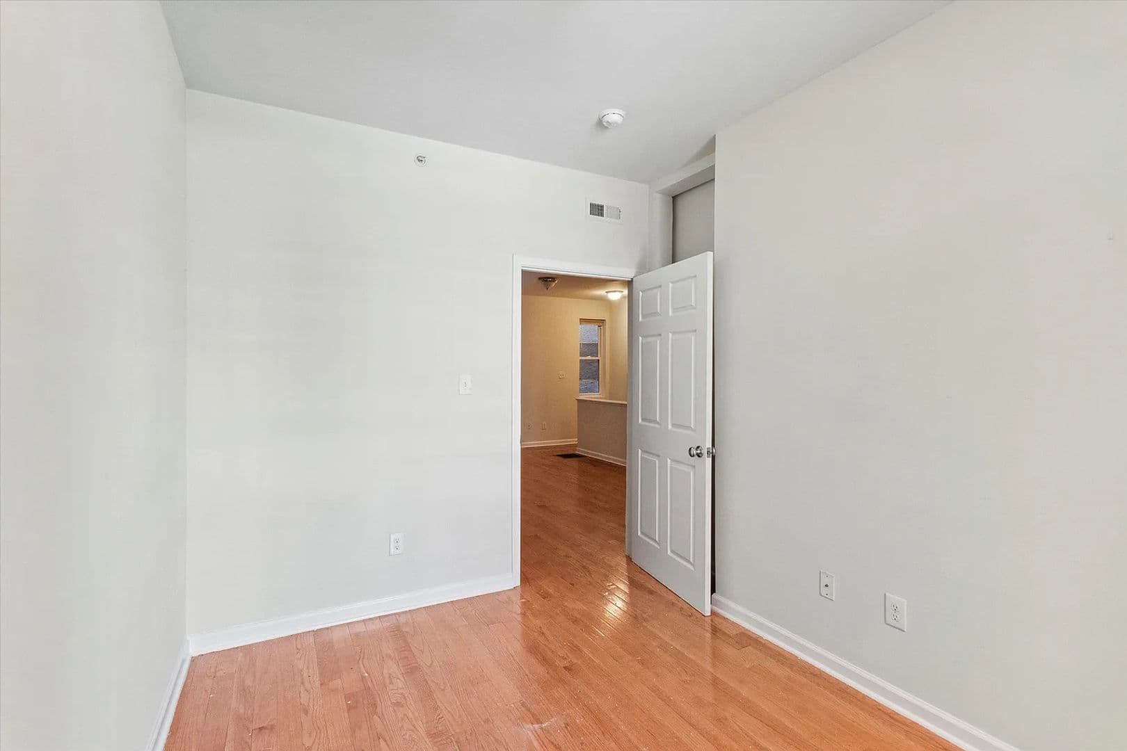 Philadelphia Apartment: 1519-21 N 16th St