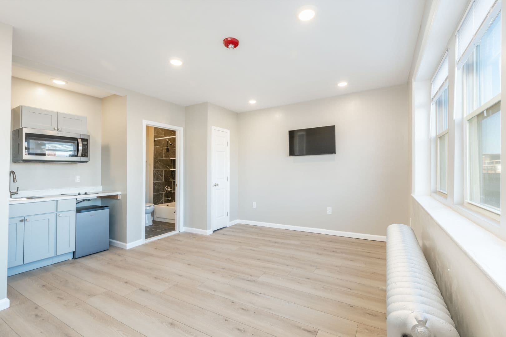 Philadelphia Apartment: 4737 Frankford Ave