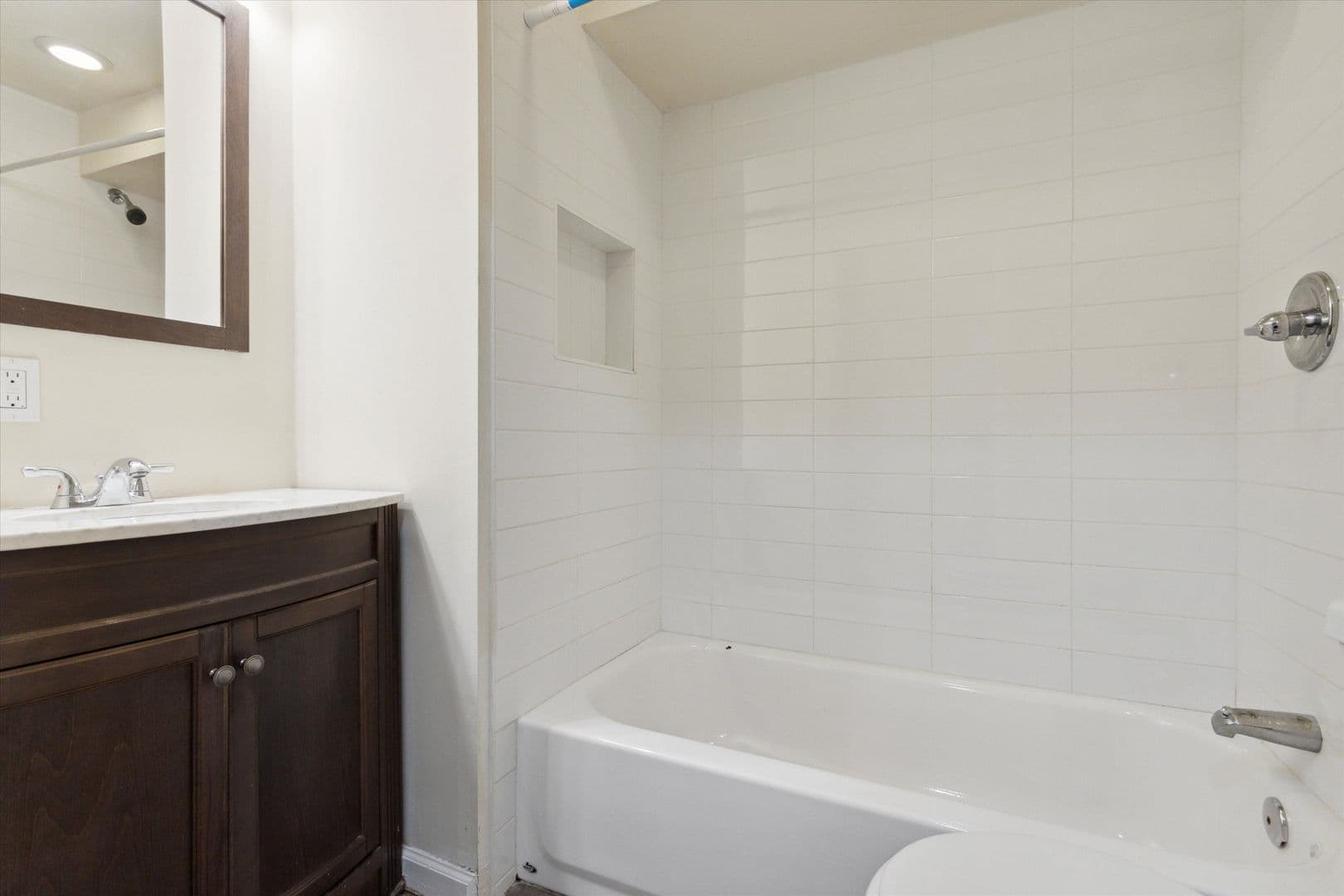 Philadelphia House: 1804 W Montgomery Ave