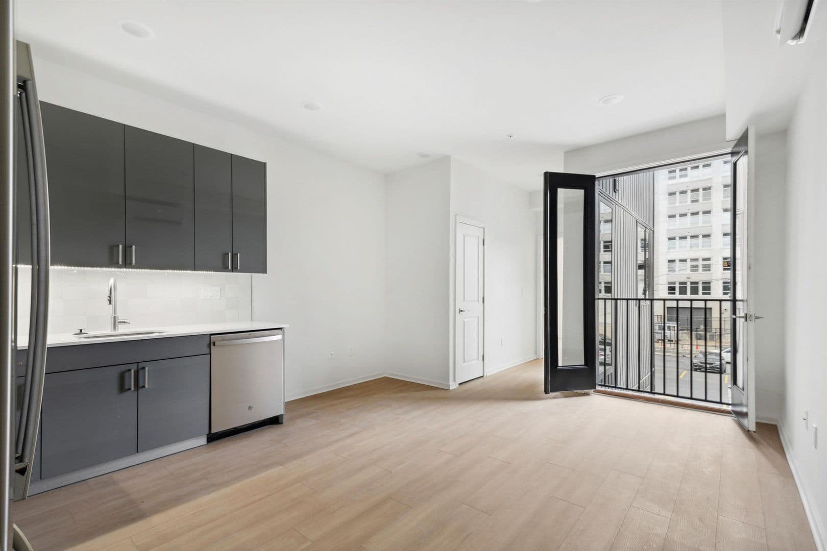 Philadelphia Apartment: 245 N 12th St