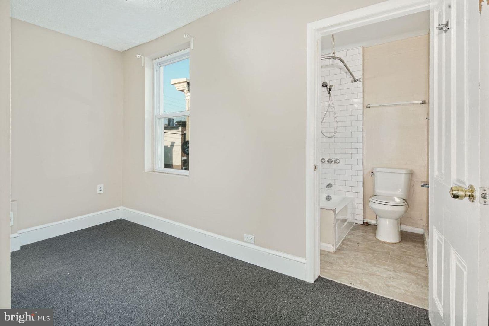 Philadelphia House: 430 E Flora St