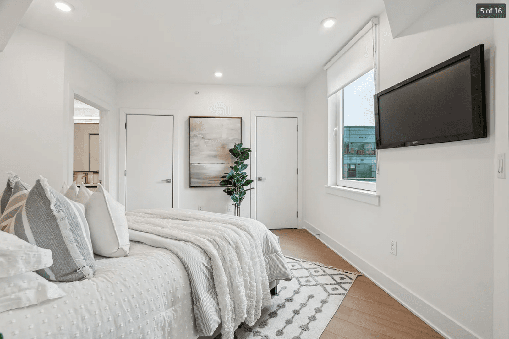 Philadelphia Apartment: 2000 Dreer St