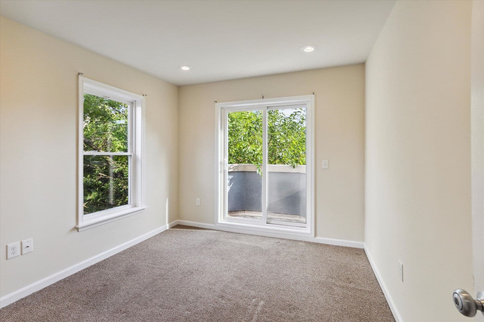 Philadelphia House: 1804 W Montgomery Ave