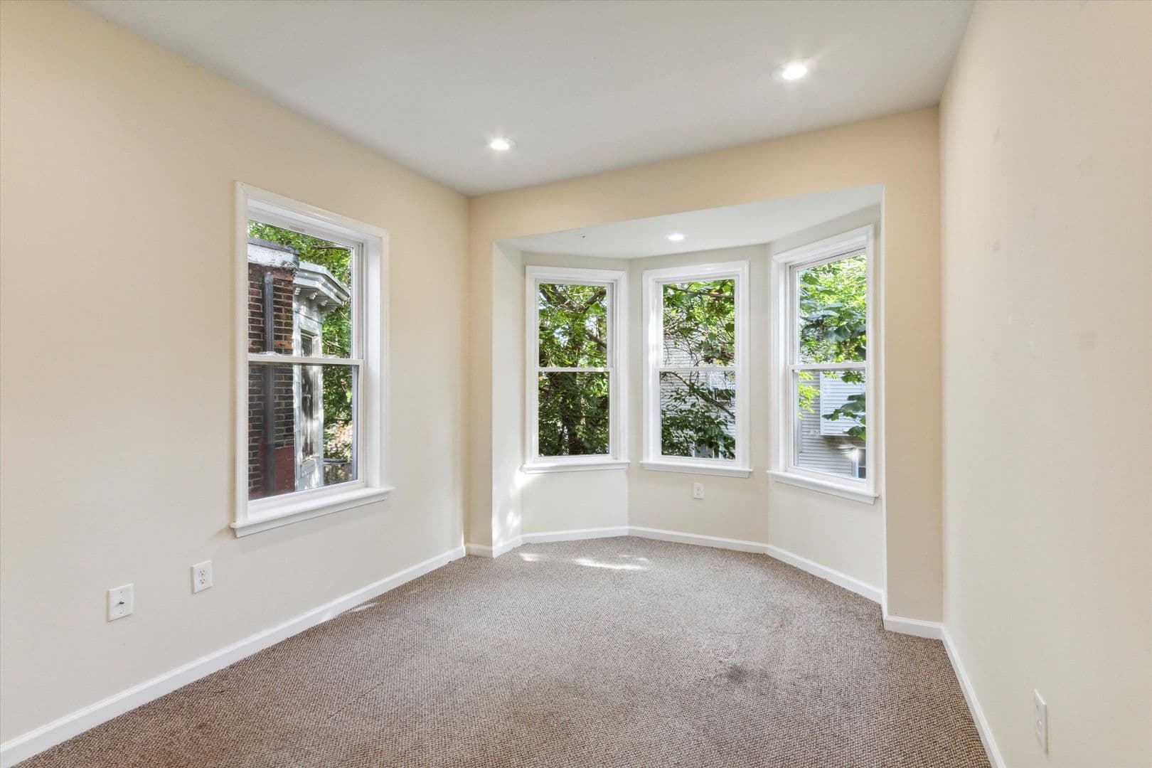 Philadelphia House: 1804 W Montgomery Ave