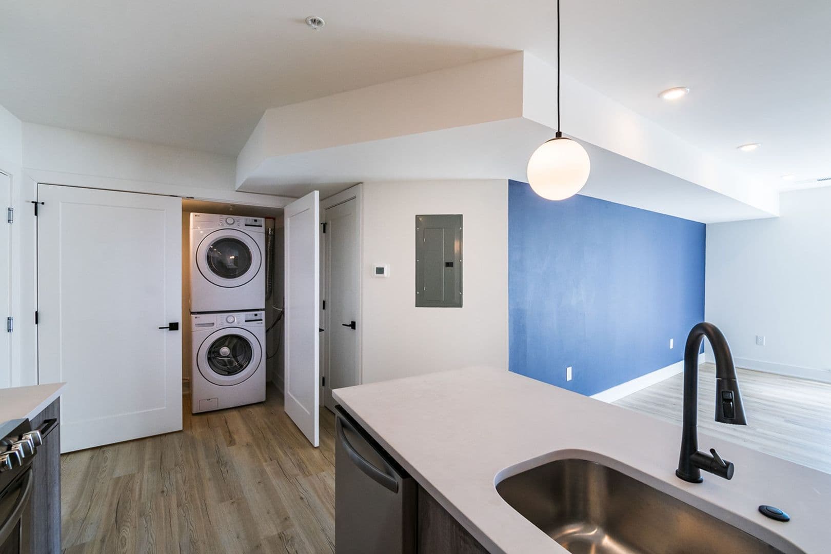 Philadelphia Apartment: 629 W Girard Ave
