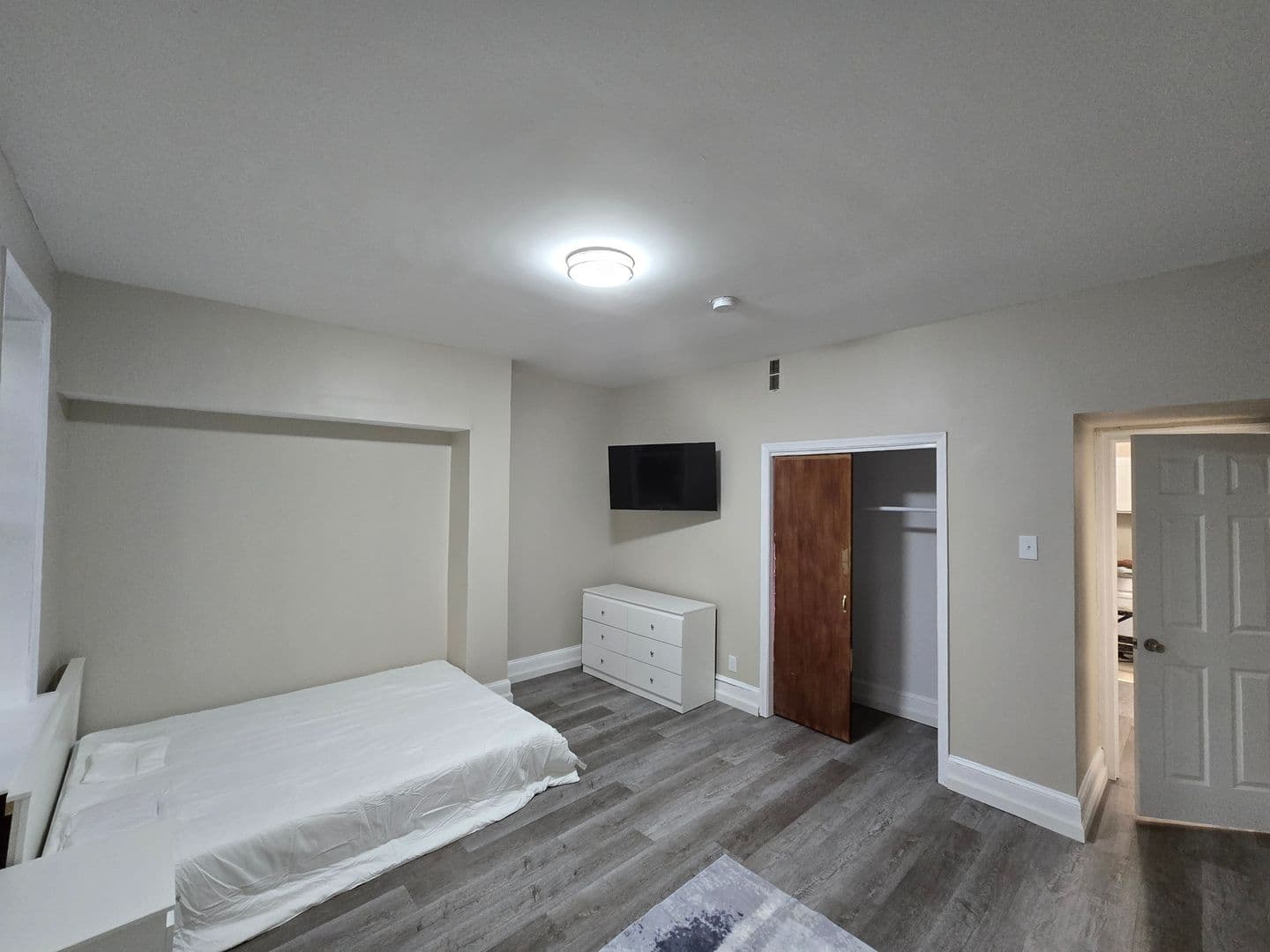 Philadelphia Apartment: 4915 N 13th St