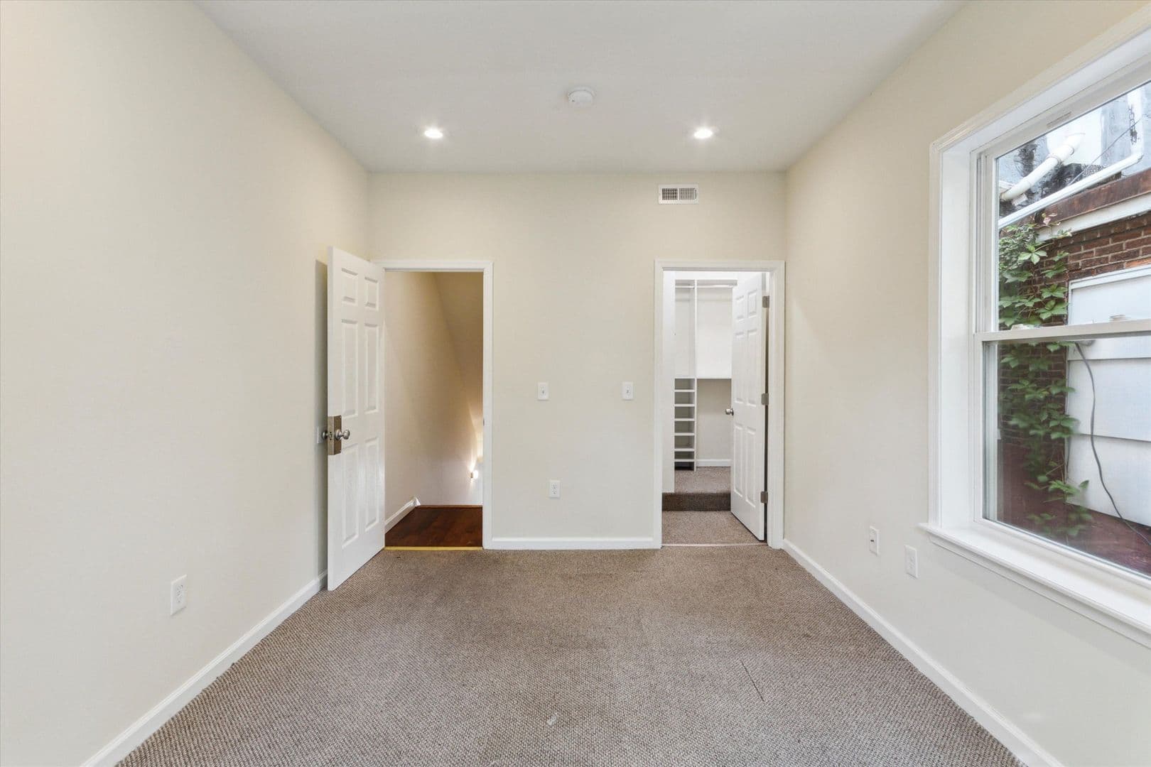 Philadelphia House: 1804 W Montgomery Ave