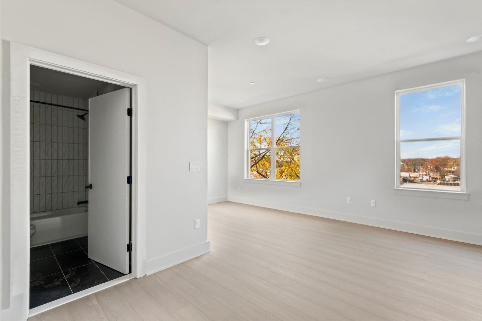 Philadelphia Apartment: 5521 Wayne Ave
