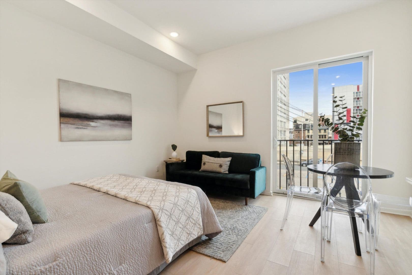 Philadelphia Apartment: 225 N 12th St