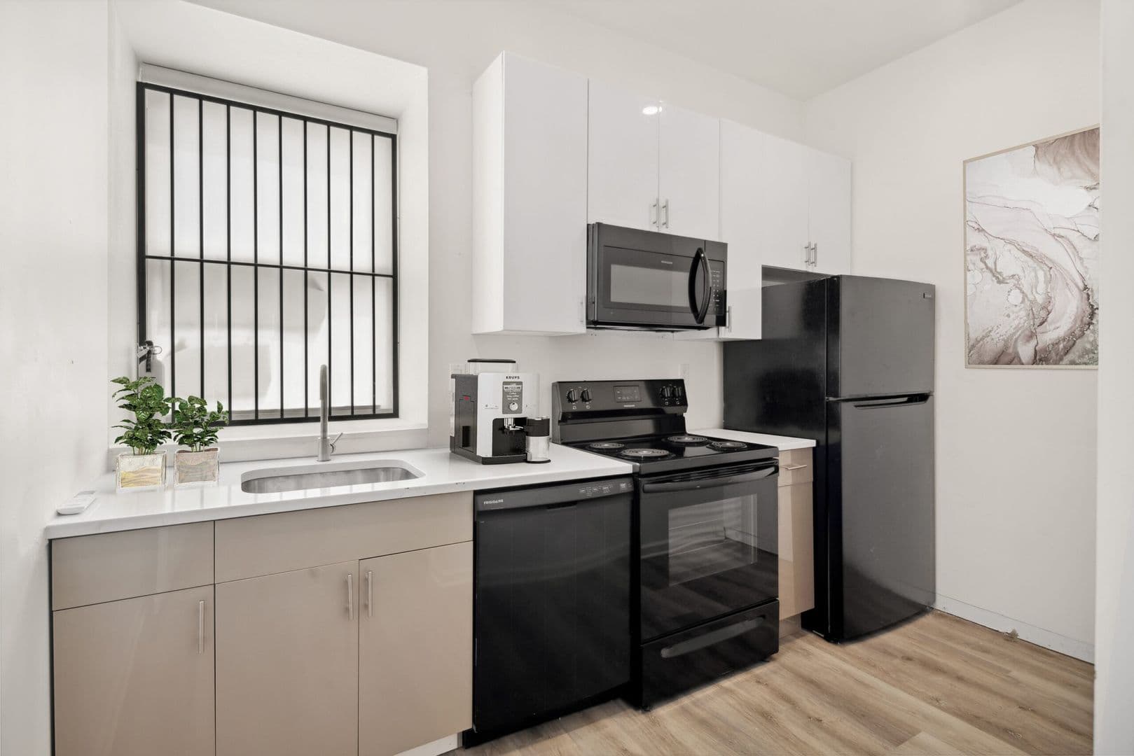 Philadelphia Apartment: 1534 N 16th St