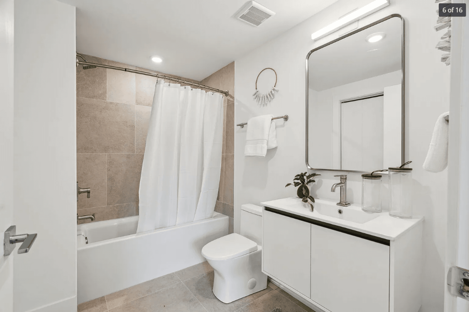 Philadelphia Apartment: 2000 Dreer St