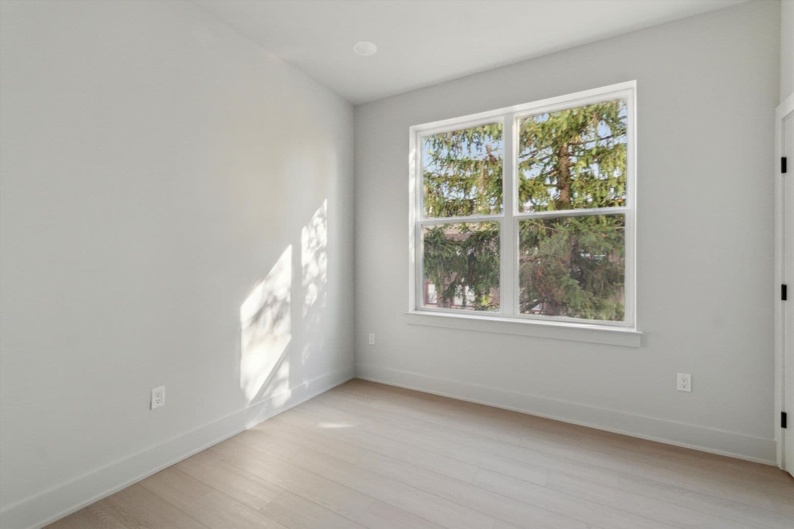 Philadelphia Apartment: 5521 Wayne Ave