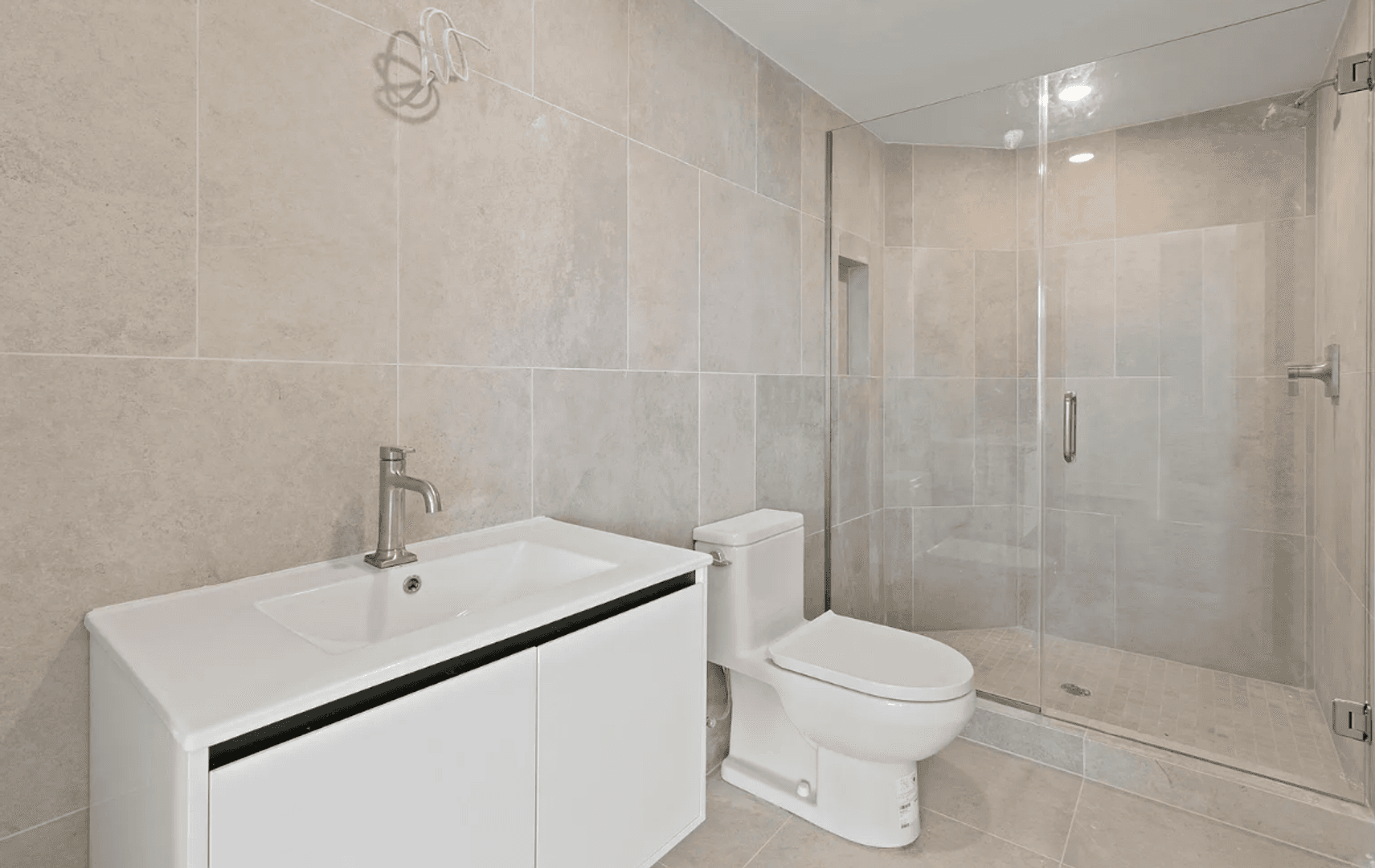Philadelphia Apartment: 2000 Dreer St
