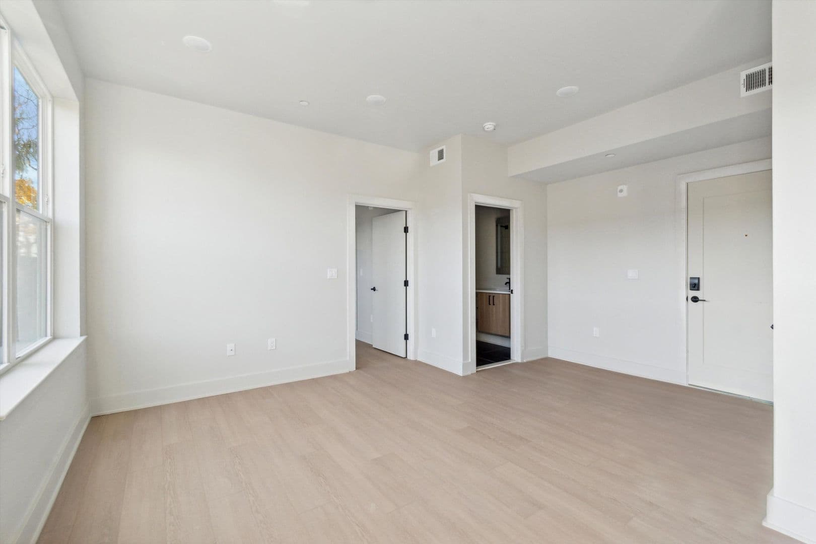 Philadelphia Apartment: 5521 Wayne Ave