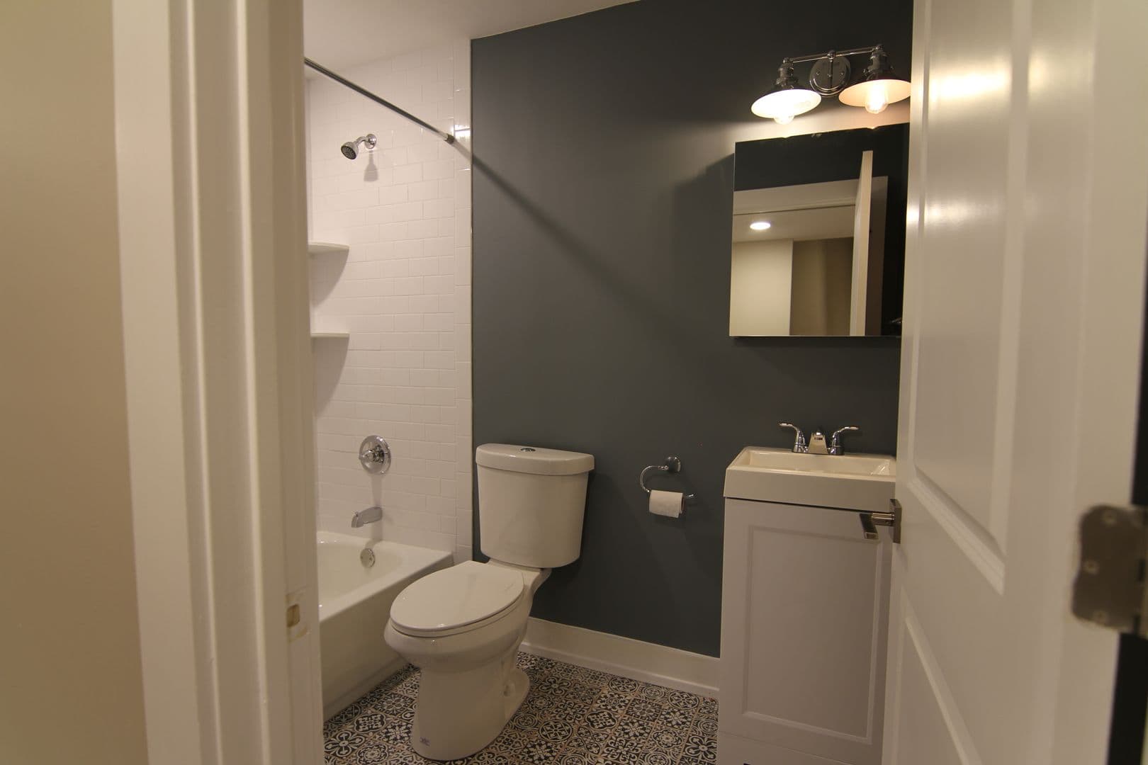 Philadelphia Apartment: 2706 Wharton St