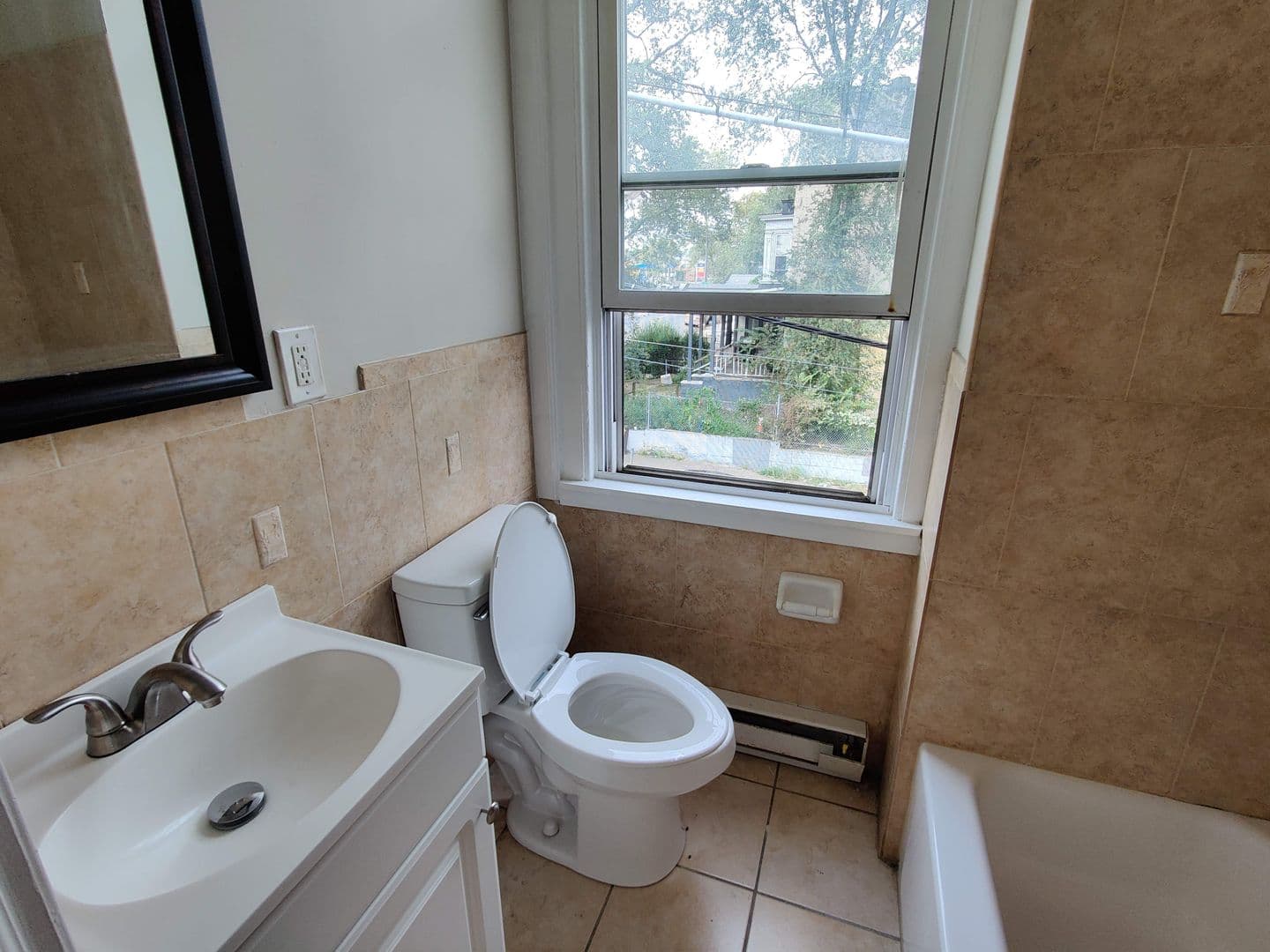 Philadelphia Apartment: 4051 N Broad St