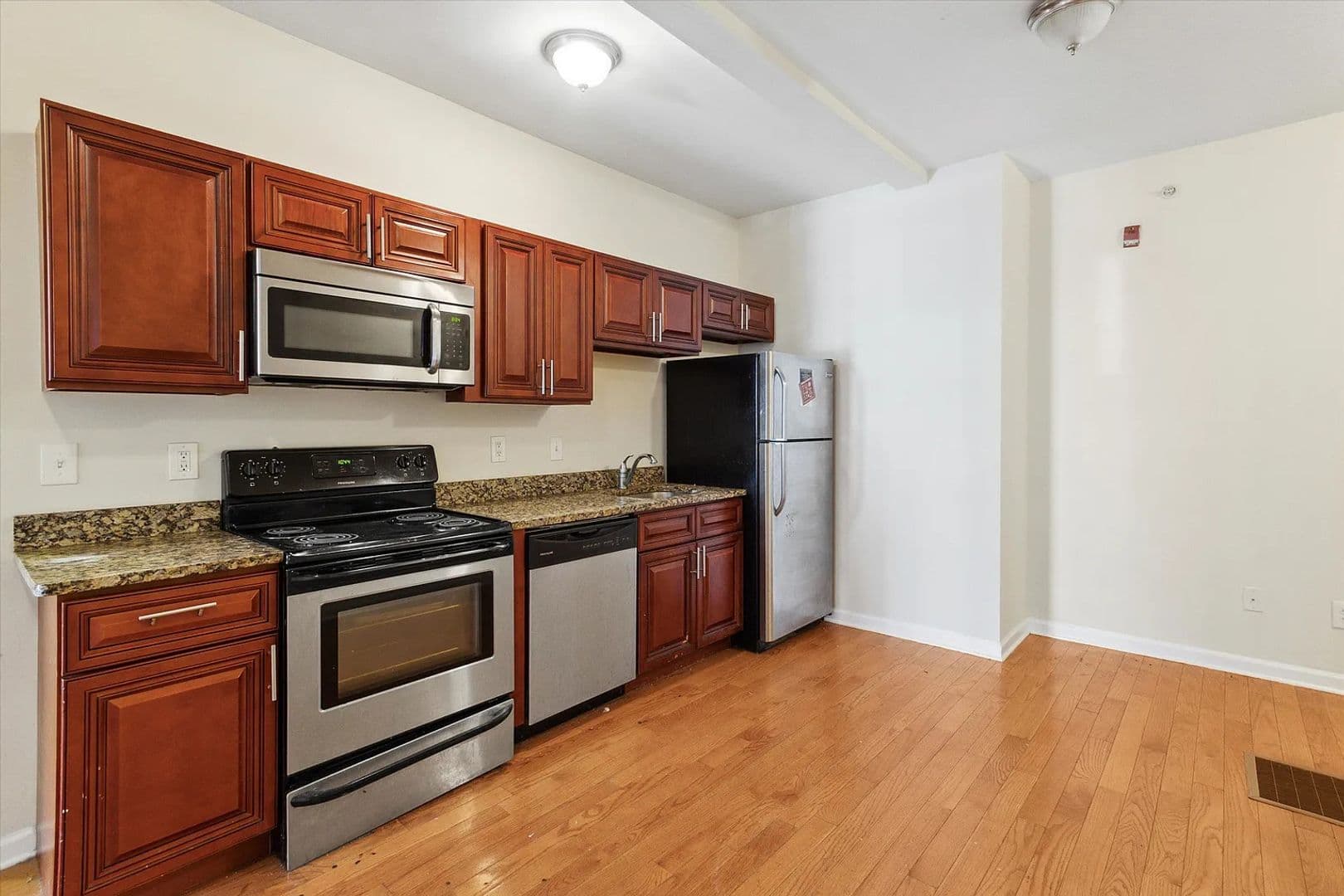 Philadelphia Apartment: 1519-21 N 16th St