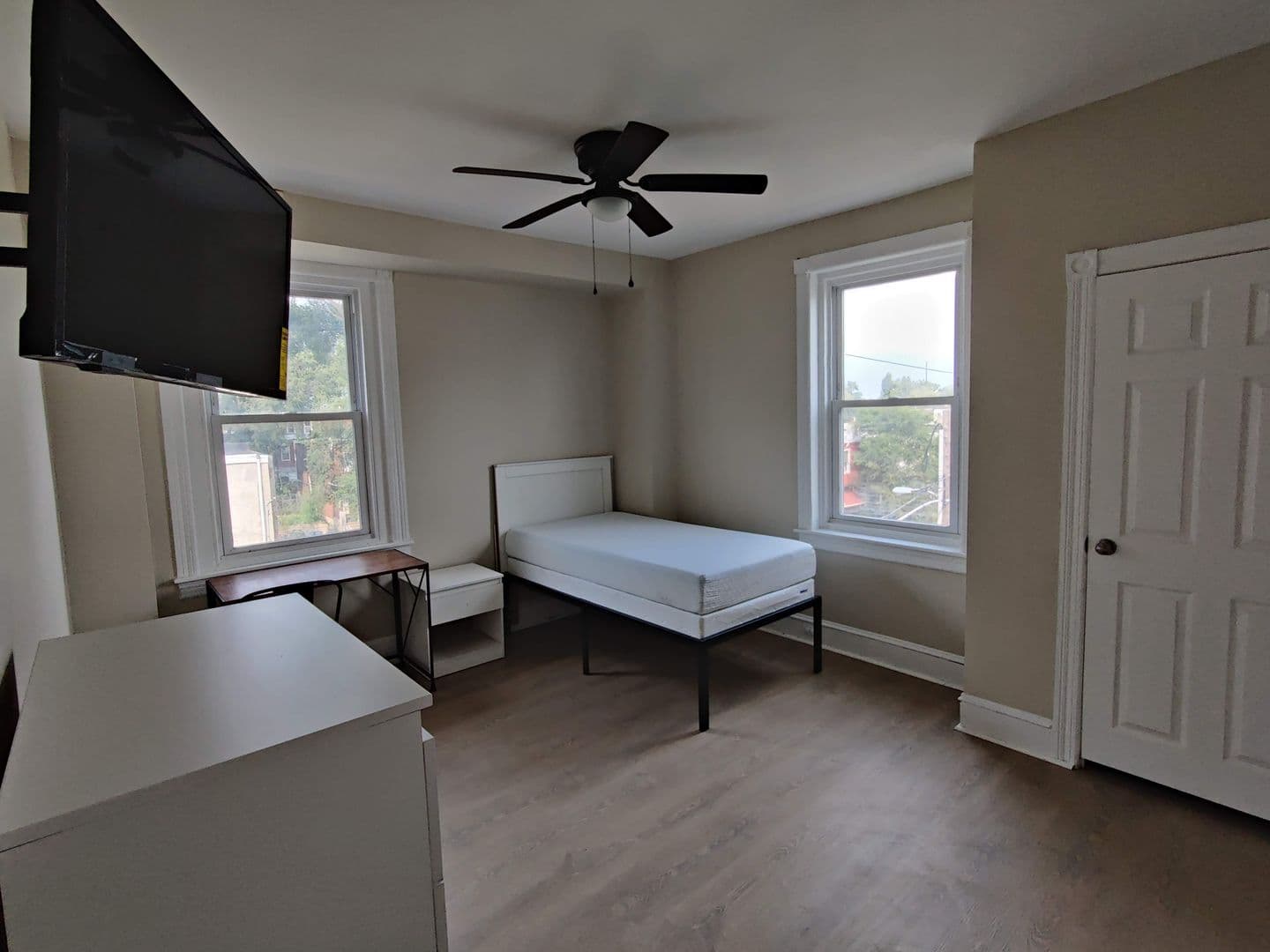 Philadelphia Apartment: 4051 N Broad St